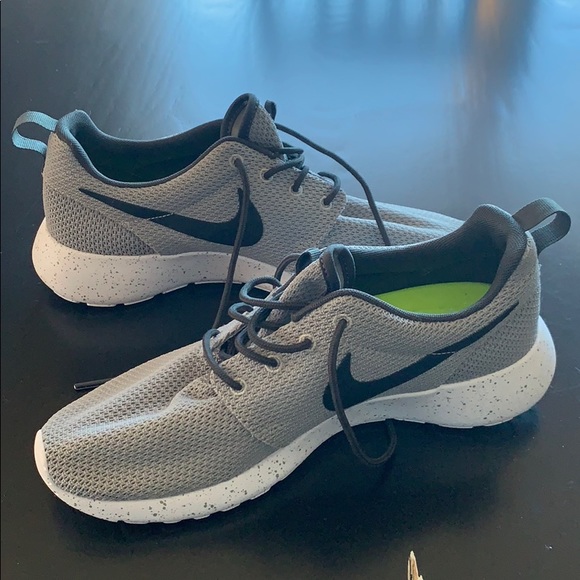 Nike Shoes - Nike Shoes